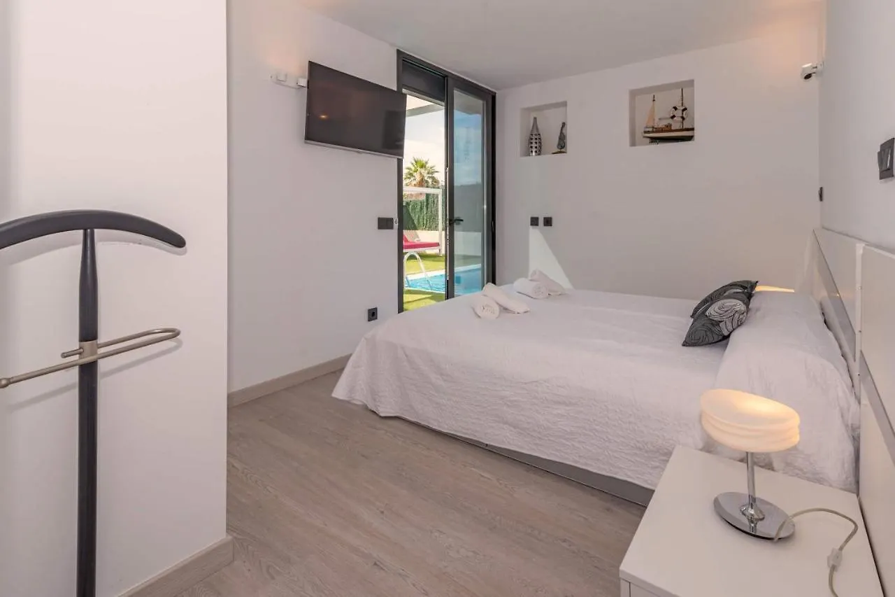 Villa Tania By Sealand Villas Can Picafort
